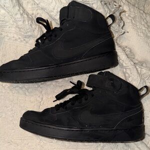 KIDS' NIKE BIG KID COURT BOROUGH MID 2 SNEAKERS